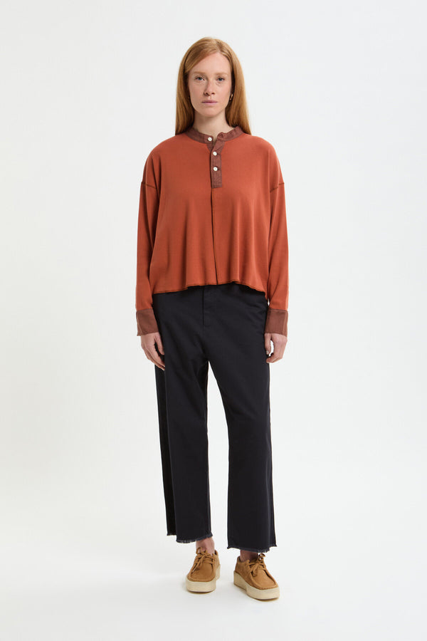 Blusa con colletto rotondo e bottoni