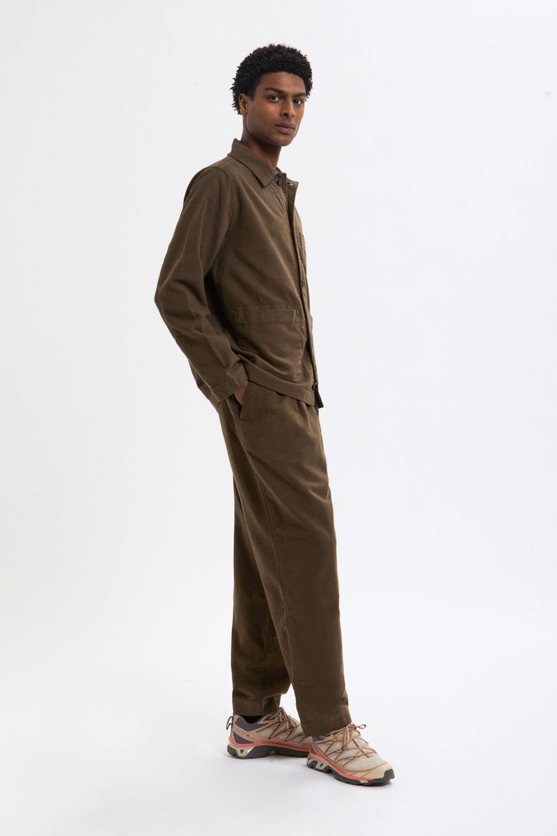 Pantalone sportivo con piega