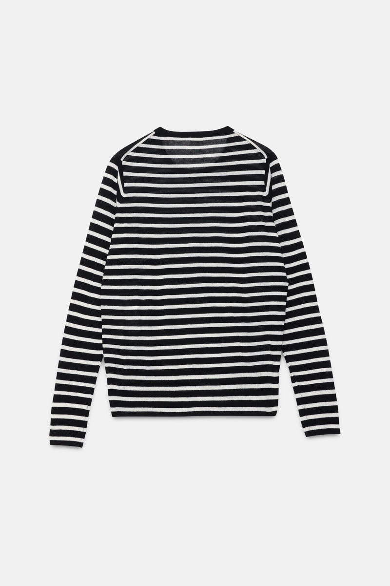 Long-sleeved crew-neck pullover