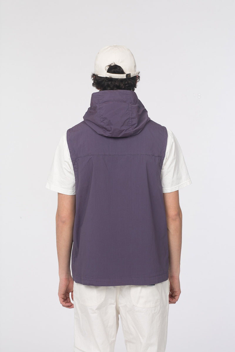 Technical vest with pockets
