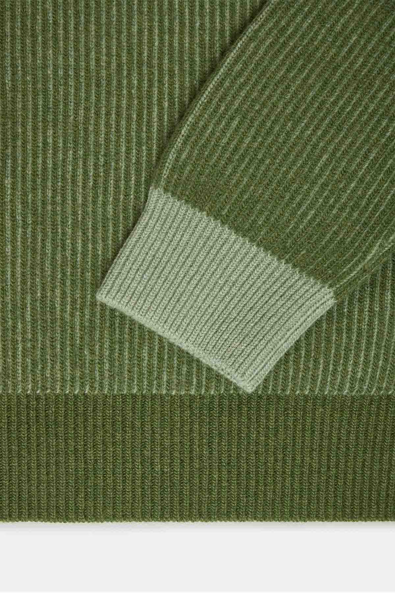 MAGLIONE CON ZIP CORTA E COLLO A LUPETTO