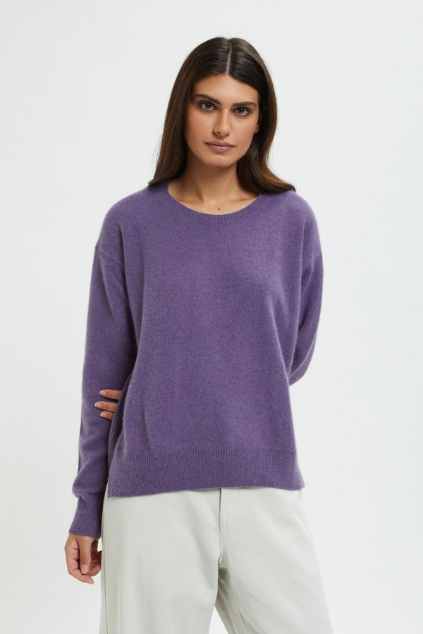 Long-sleeved crew-neck pullover