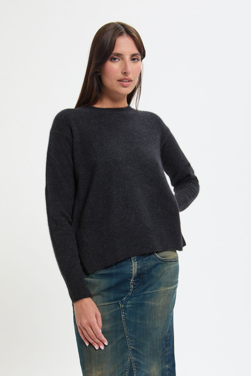 Maglione in lana Hamilton e procione con bottone laterale