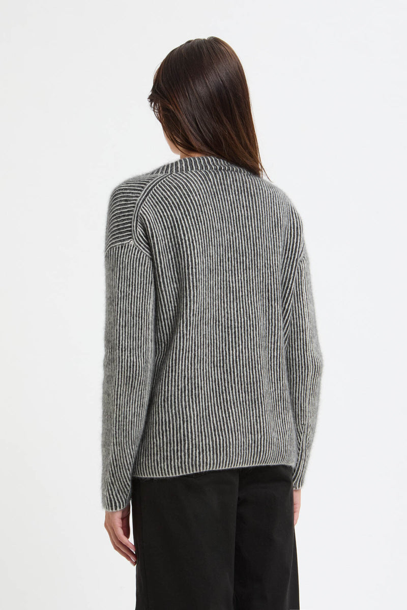 Maglione con scollo a V