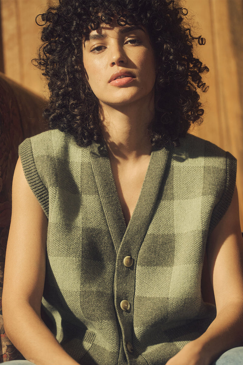 WOMEN’S WOOL CARDIGAN VEST