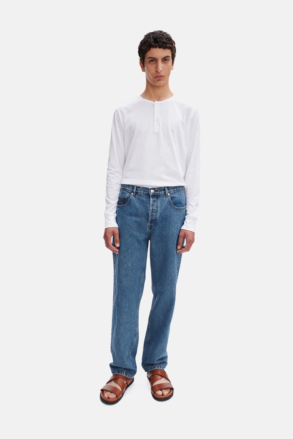 Relaxed low-rise cut jeans