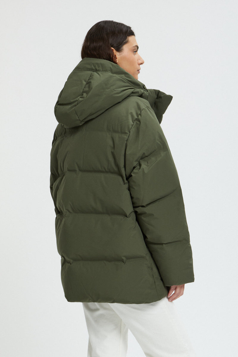 Besseggen down jacket