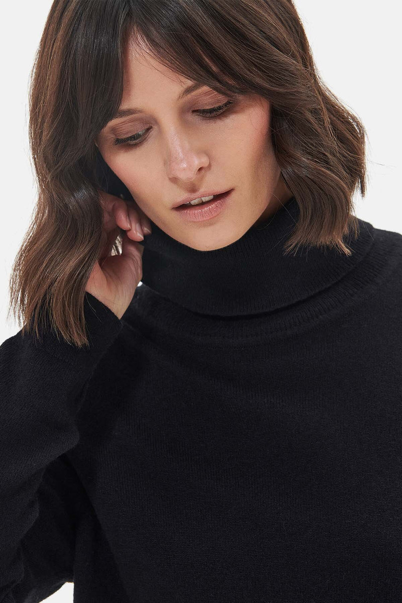 Pendle Roll-Neck Sweatshirt